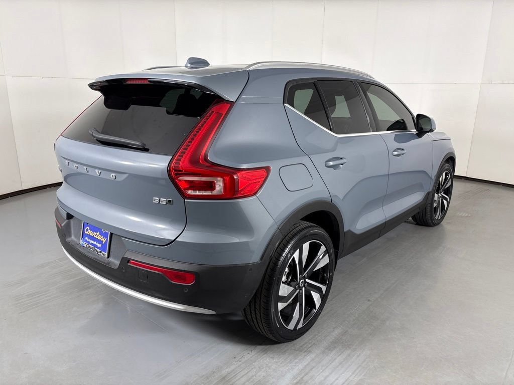 Used 2023 Volvo XC40 B5 Ultimate w/ Protection Package Premier AWD/4WD image 8