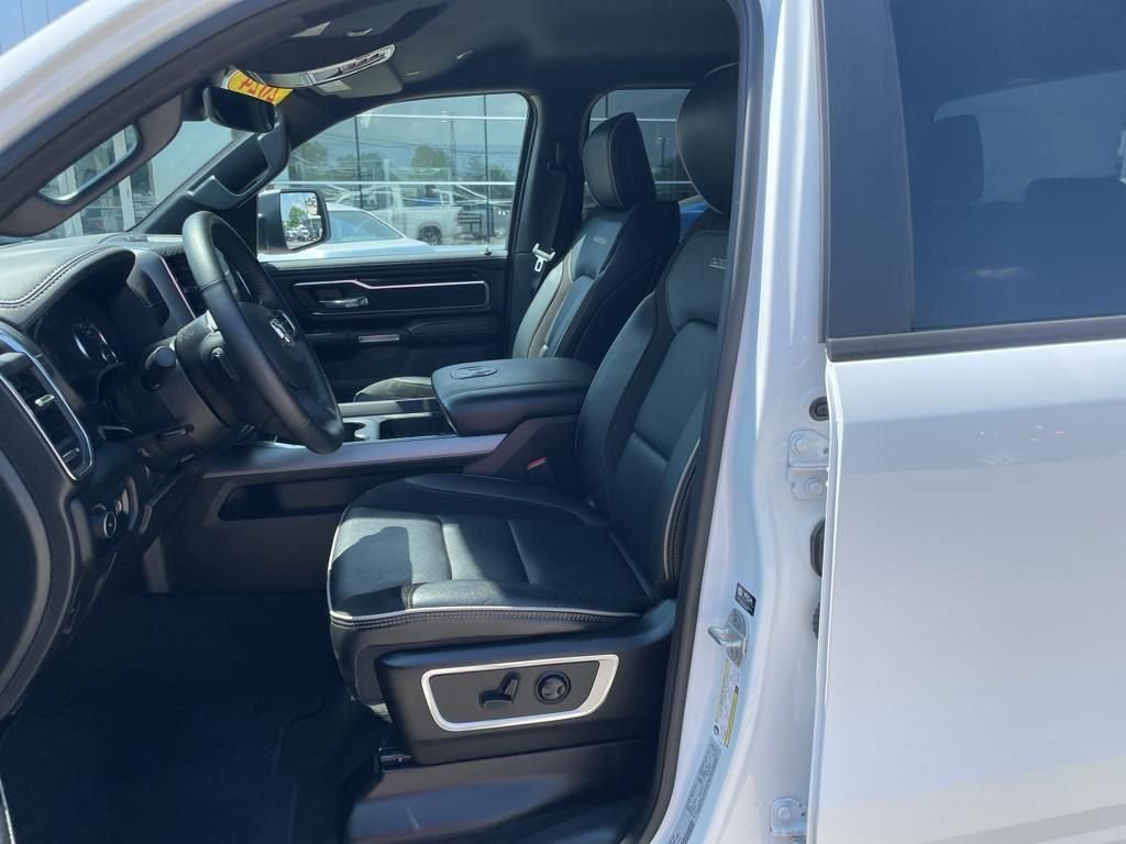 Used 2024 RAM 1500 Laramie image 12