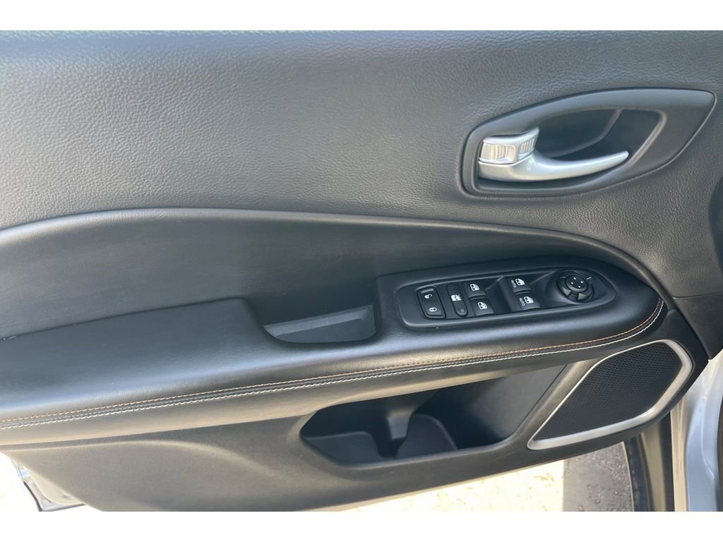 Used 2018 Jeep Compass Sport FWD image 11