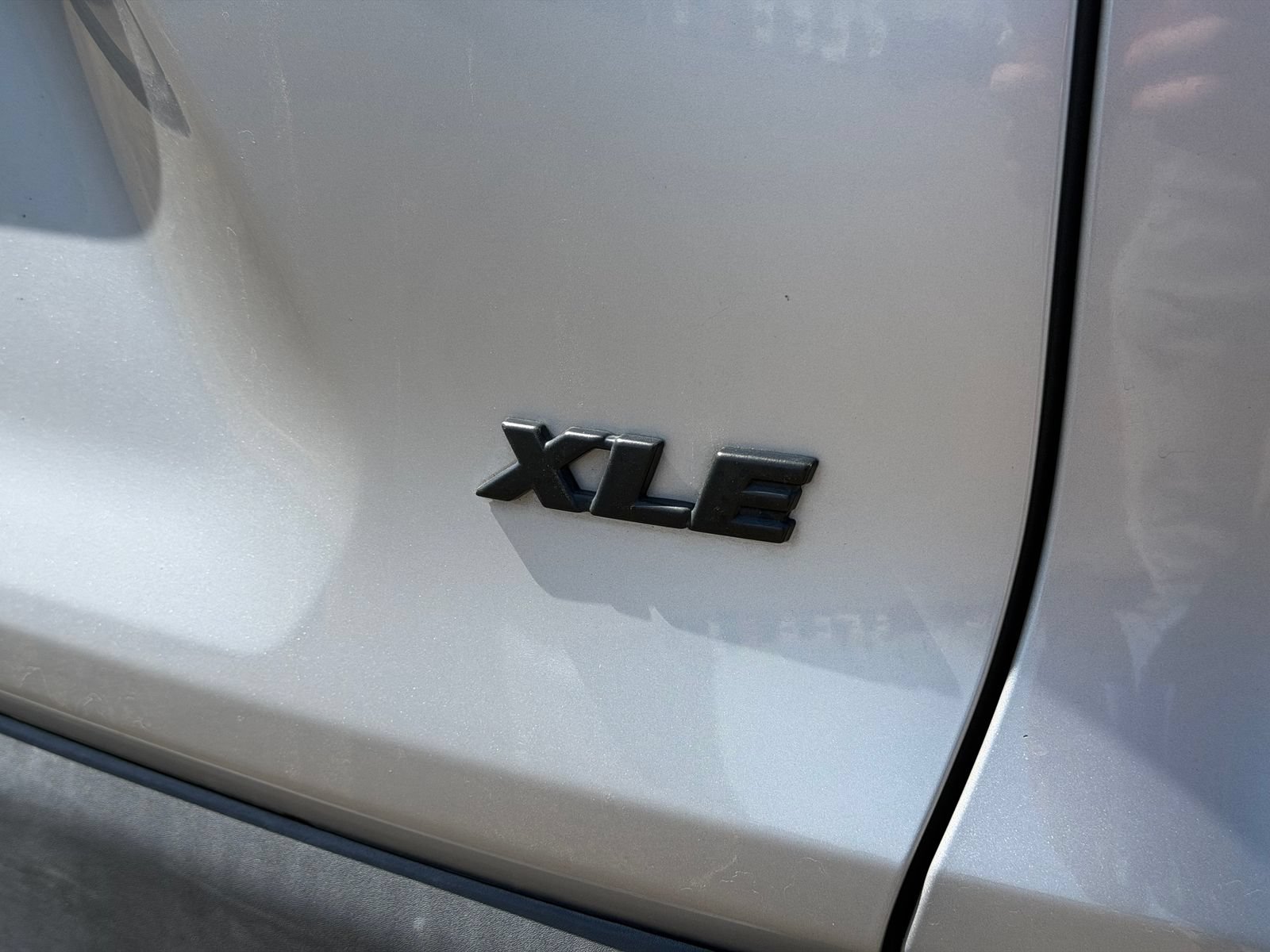 Used 2020 Toyota RAV4 XLE Premium w/ All Weather Liner Package FWD image 5