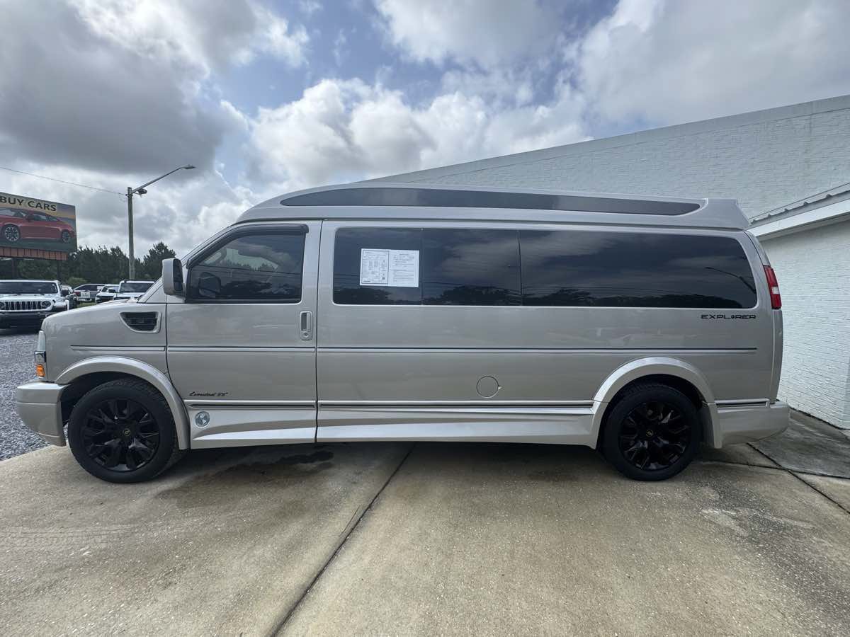Used 2022 Chevrolet Express 2500 Extended w/ Enhanced Convenience Package RWD image 2