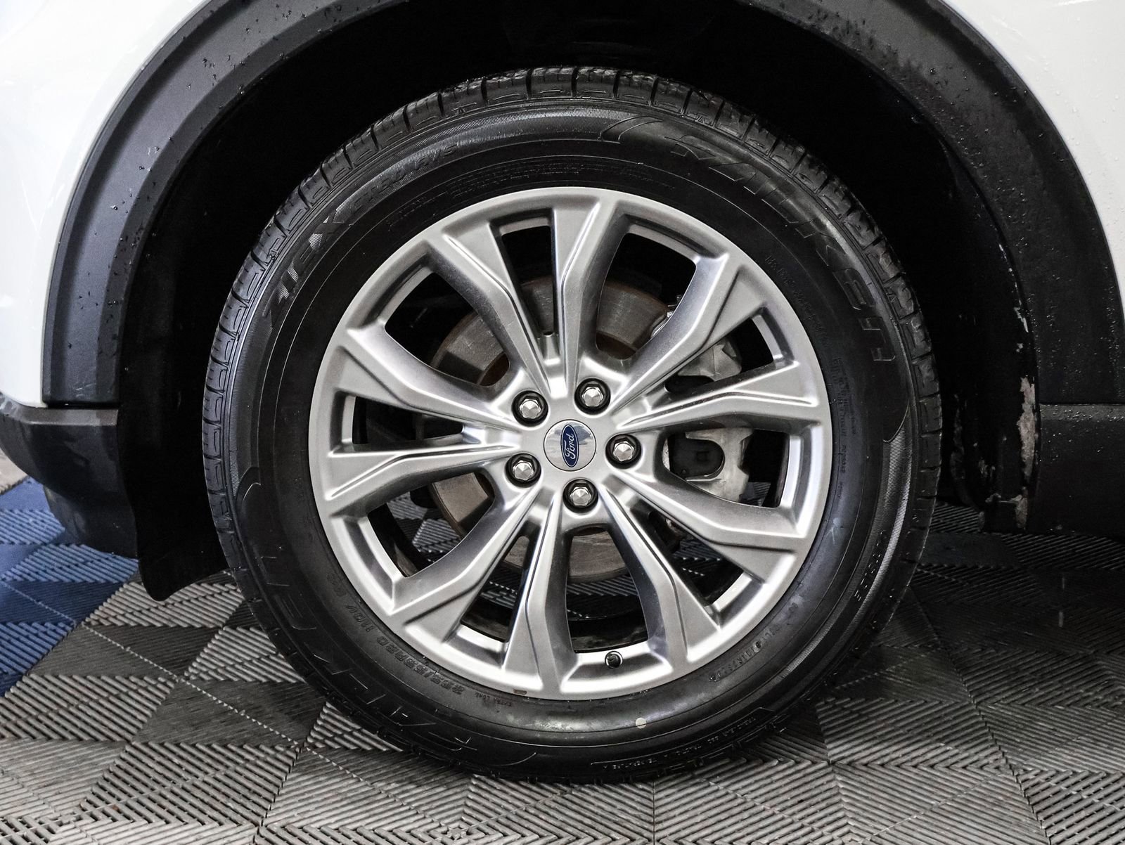 Used 2023 Ford Explorer Limited w/ Equipment Group 301A image 19