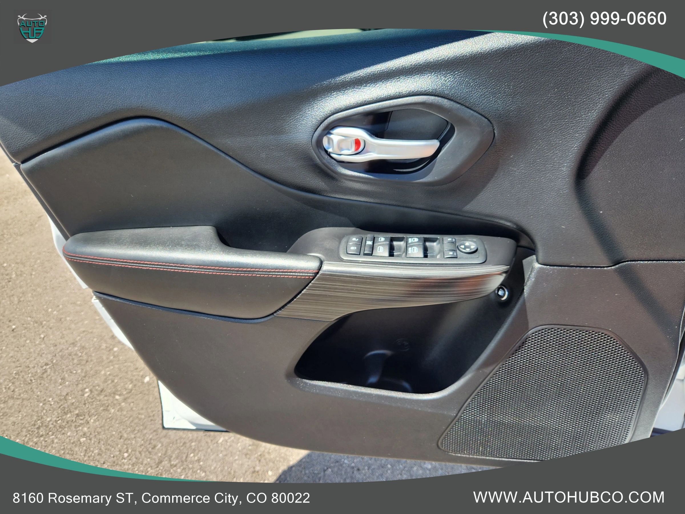 Used 2014 Jeep Cherokee Trailhawk w/ Cold Weather Group AWD/4WD image 20