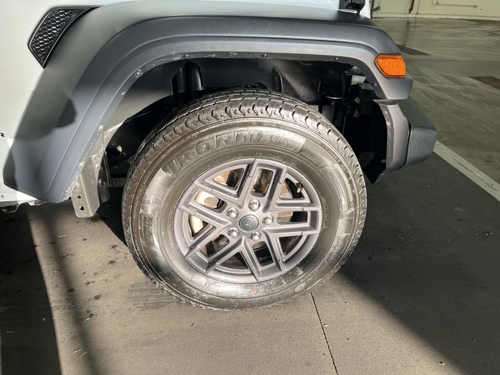 Used 2024 Jeep Wrangler Unlimited Sport AWD/4WD image 10