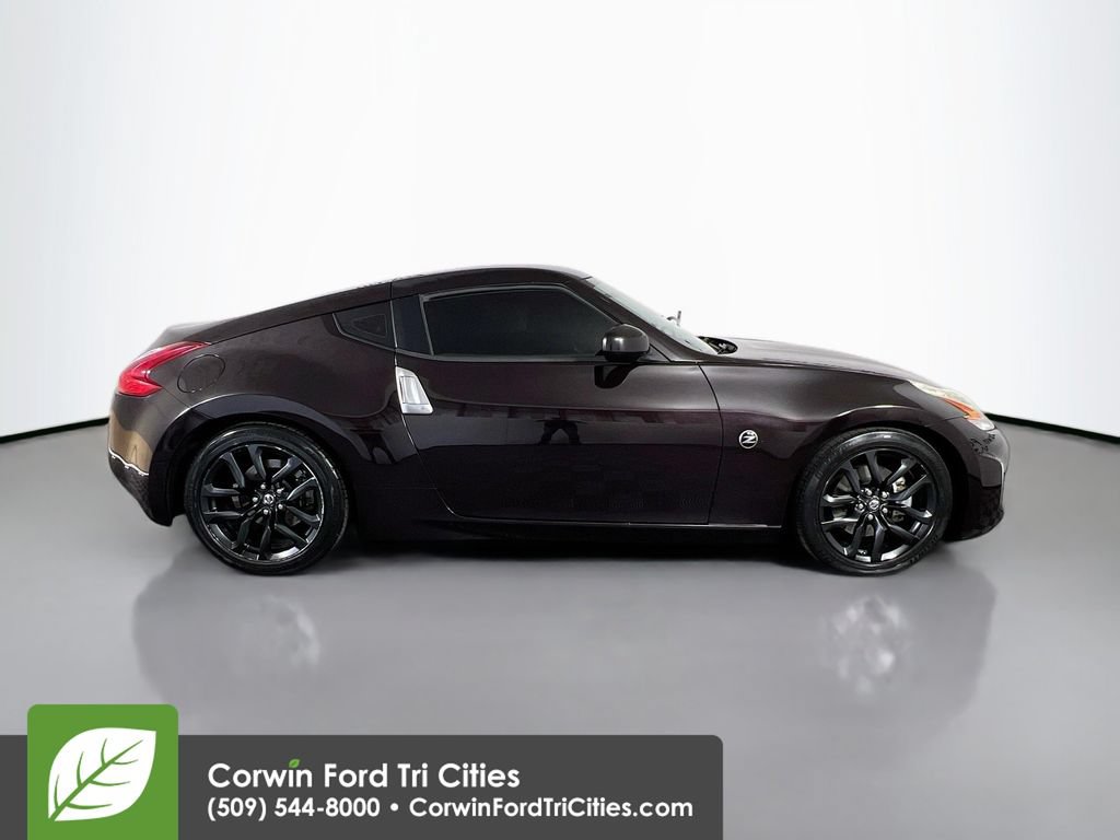 Used 2017 Nissan 370Z Coupe RWD image 17