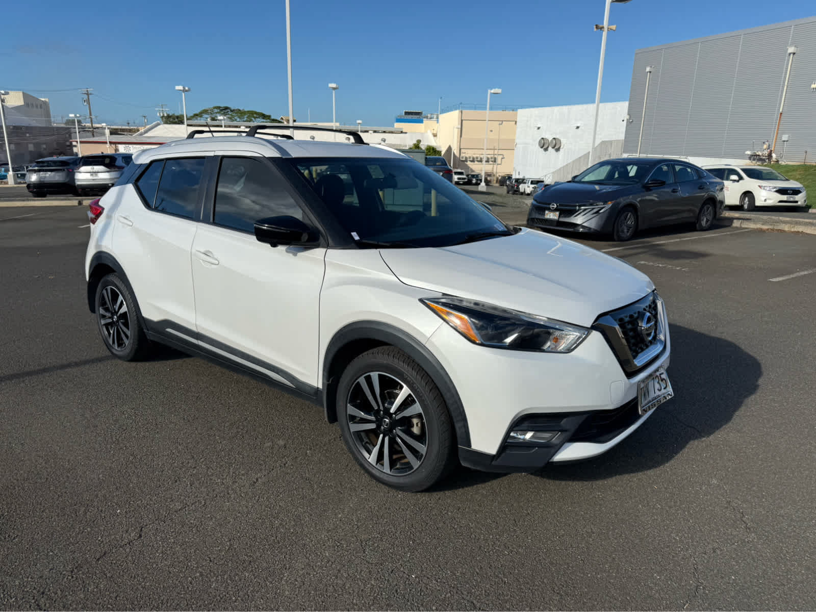 Used 2019 Nissan Kicks SR w/ SR Premium Package FWD image 2