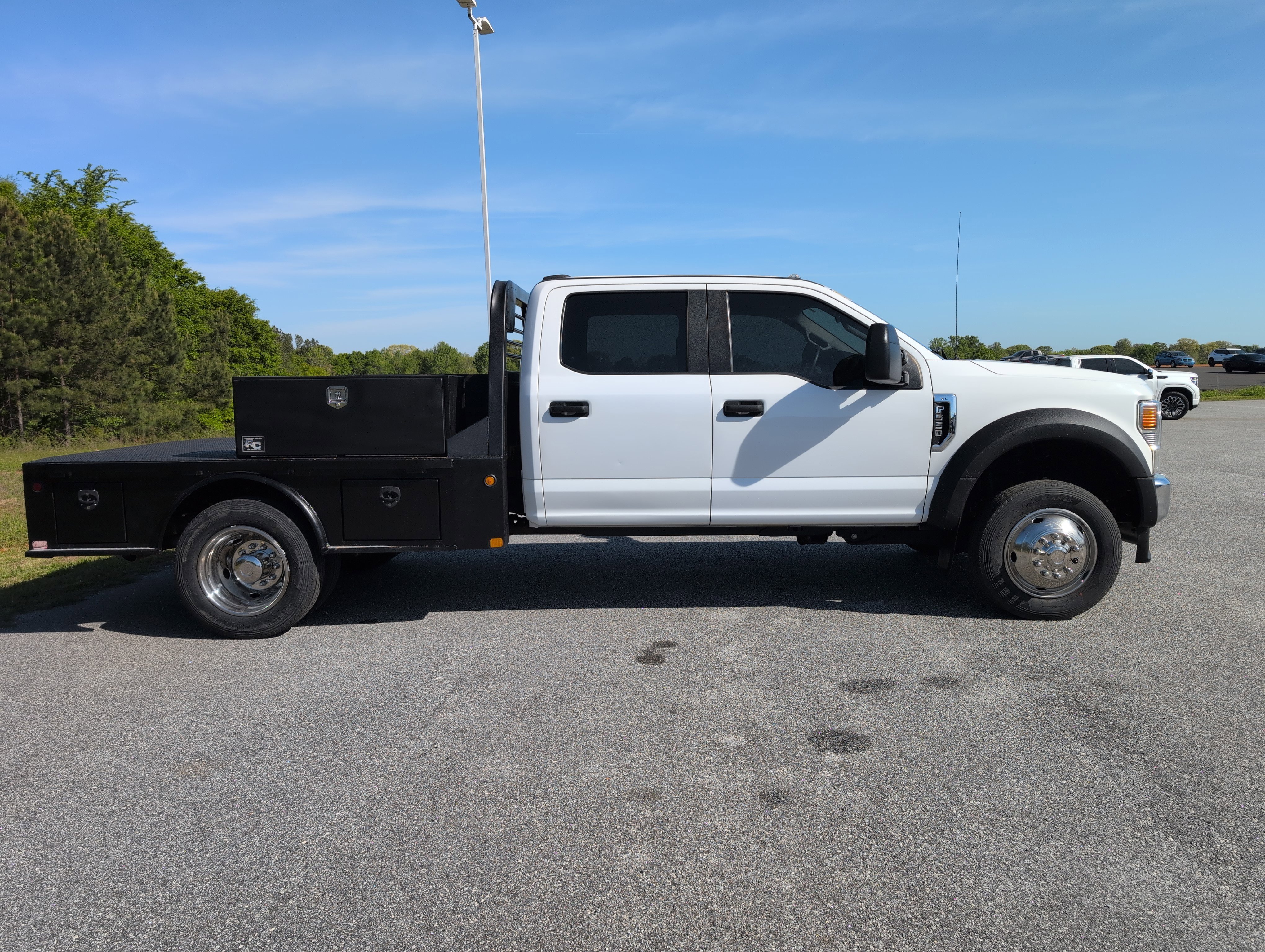Used 2021 Ford F550 4x4 Crew Cab Super Duty w/ Power Equipment Group image 10