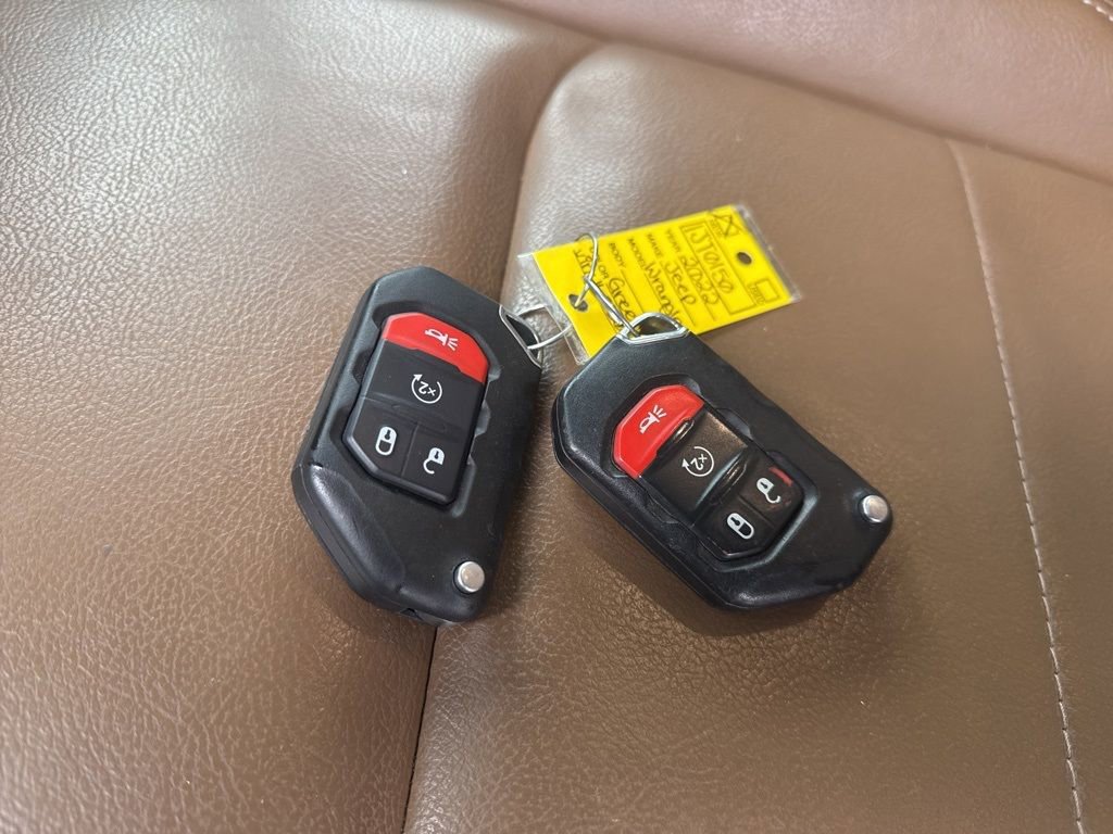 Used 2022 Jeep Wrangler Unlimited Sahara w/ Cold Weather Group image 36