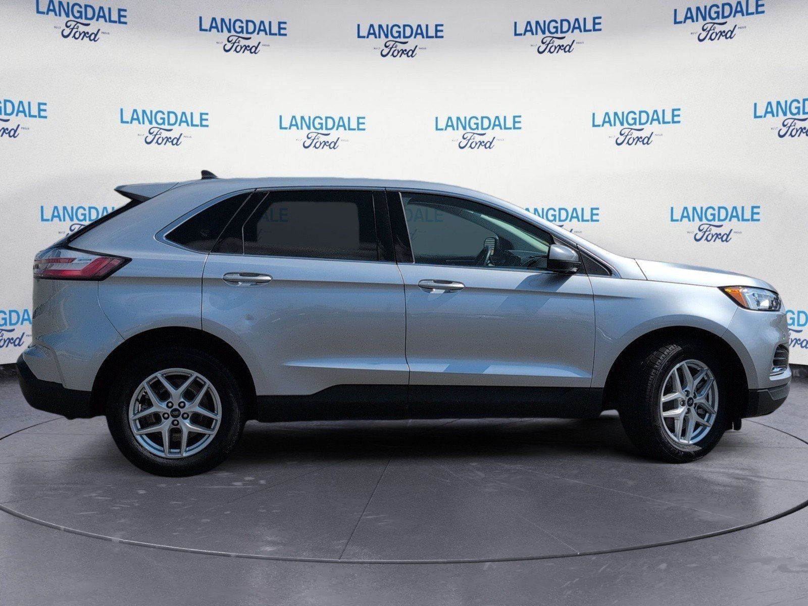 Used 2022 Ford Edge SEL AWD/4WD image 3