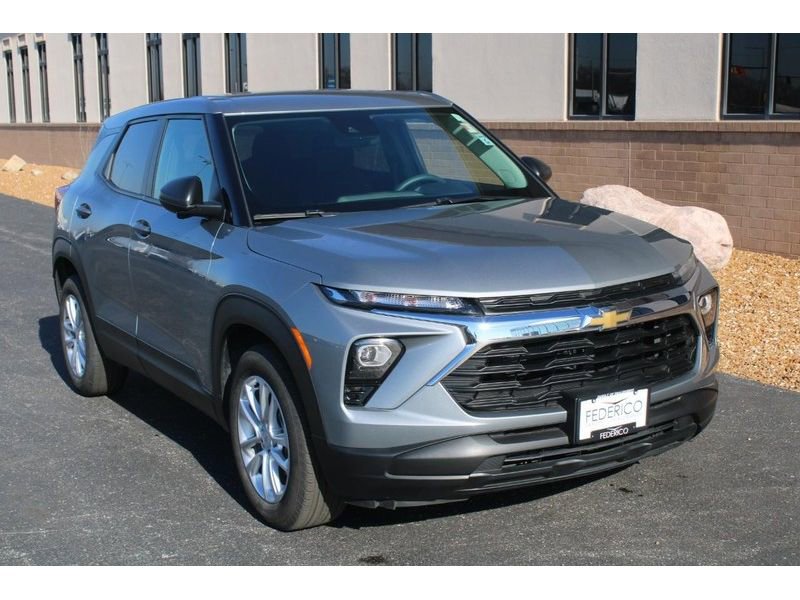 Used 2024 Chevrolet TrailBlazer LS w/ LS Convenience Package image 2
