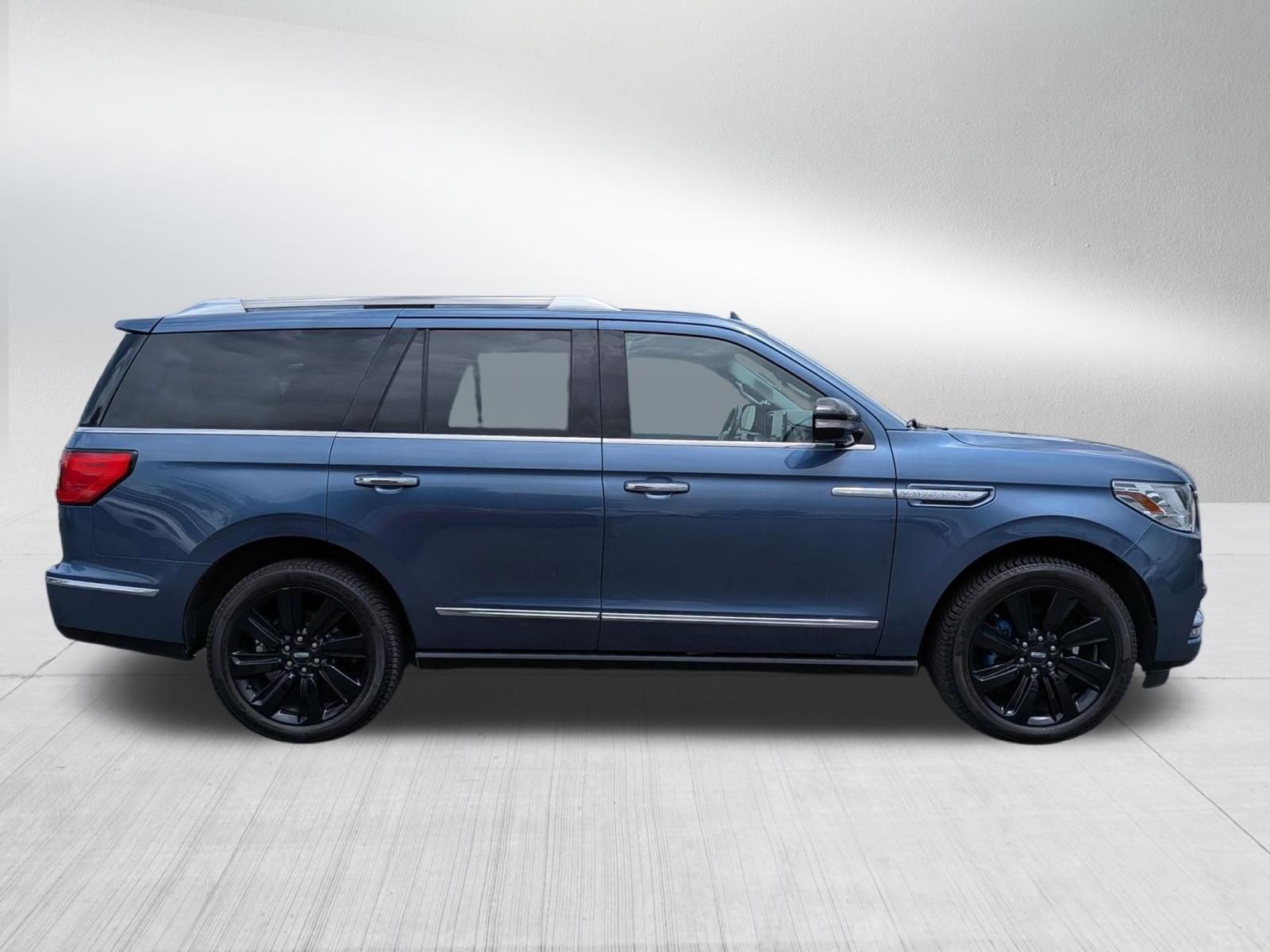 Used 2018 Lincoln Navigator Reserve AWD/4WD image 6