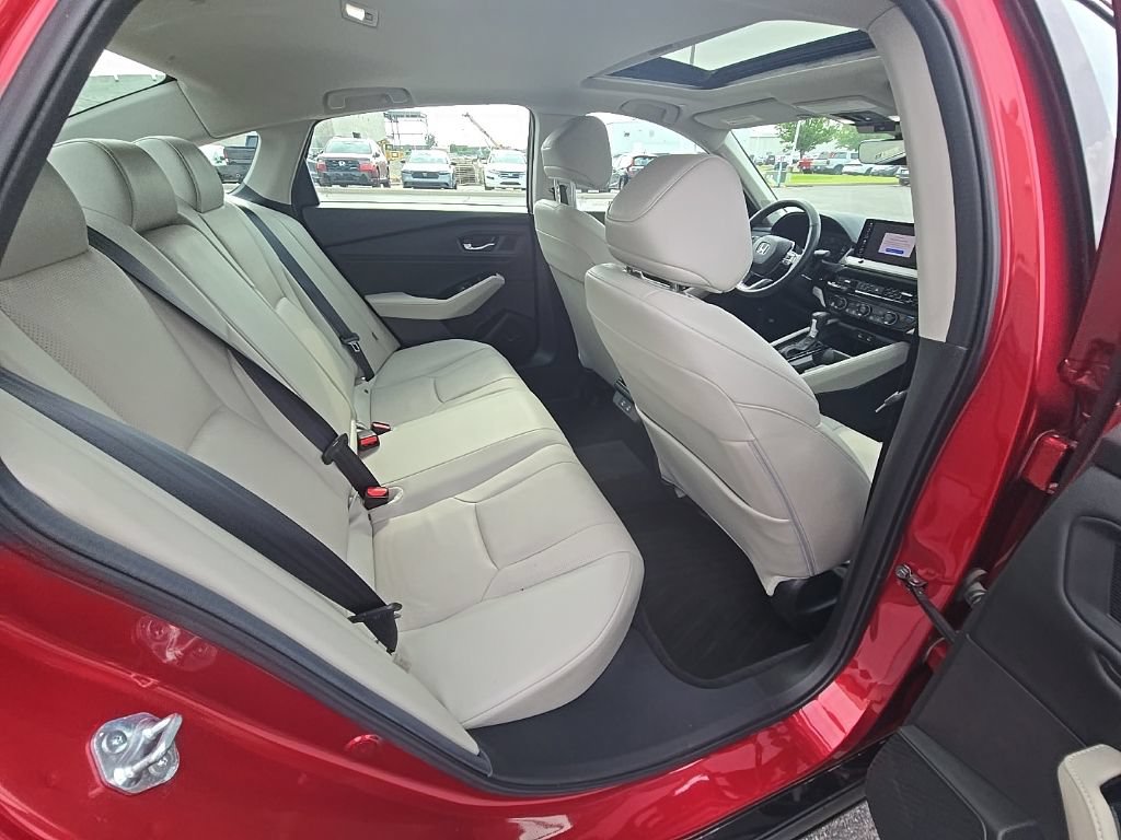 Used 2024 Honda Accord Touring image 31