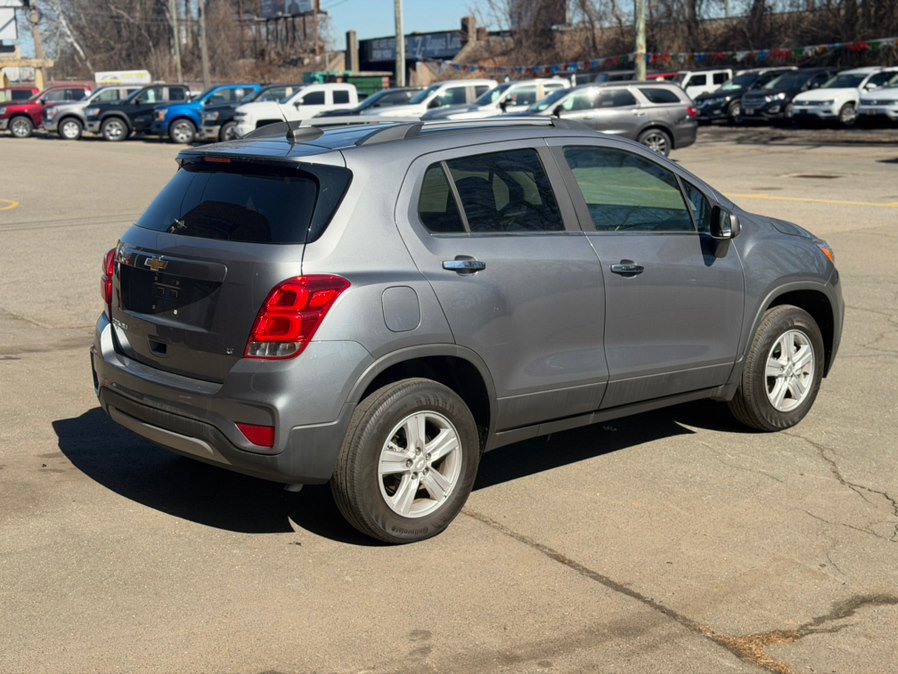 Used 2020 Chevrolet Trax LT w/ LT Convenience Package AWD/4WD image 4