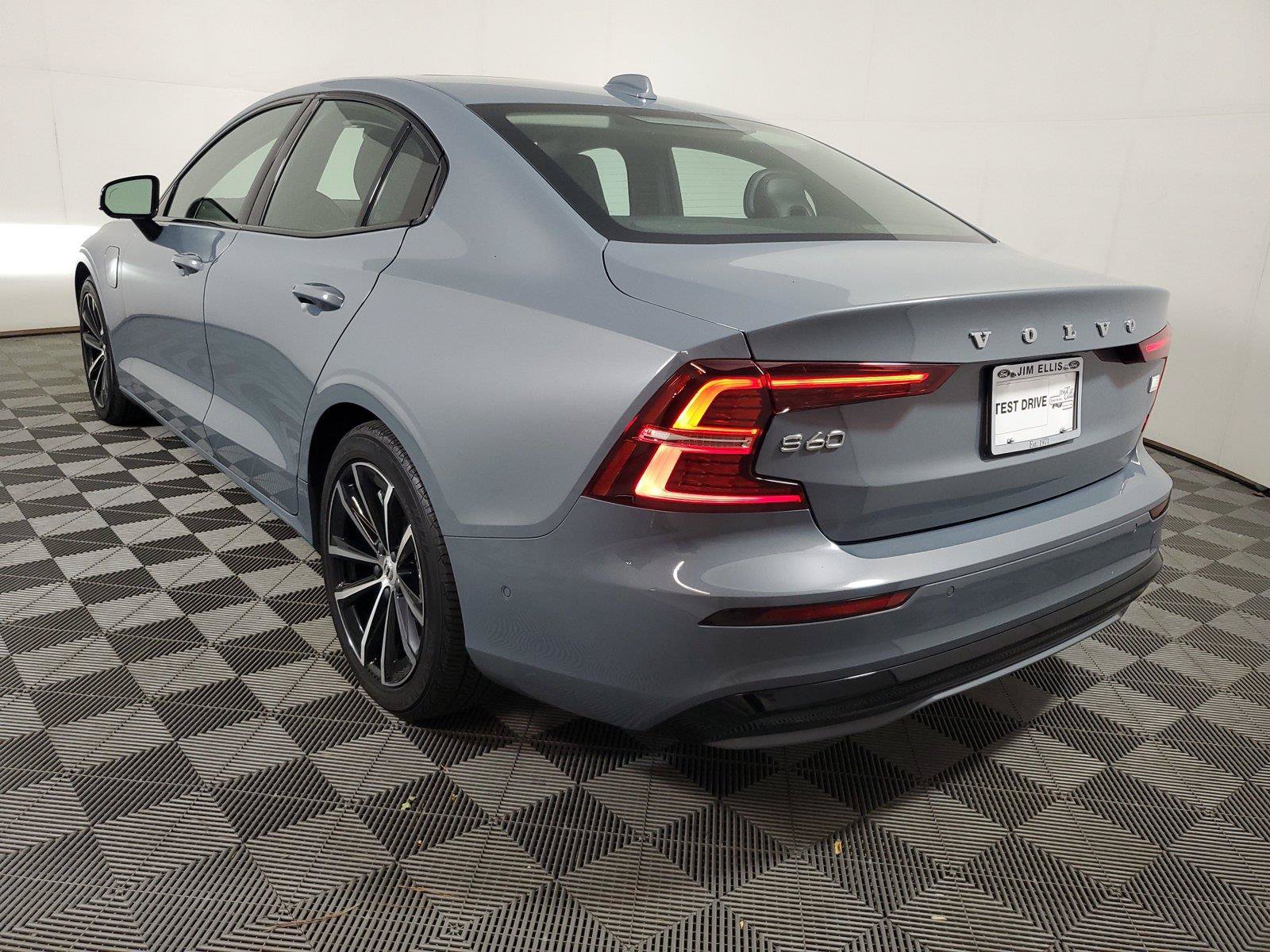 Used 2023 Volvo S60 T8 Plus AWD/4WD image 4