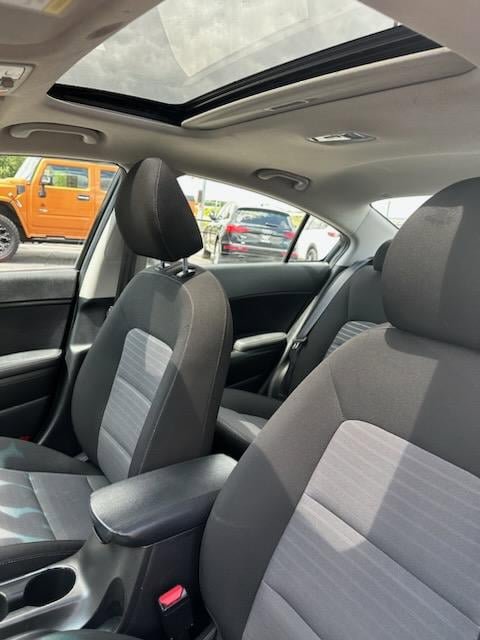 Used 2017 Kia Forte S w/ S Premium Package image 4