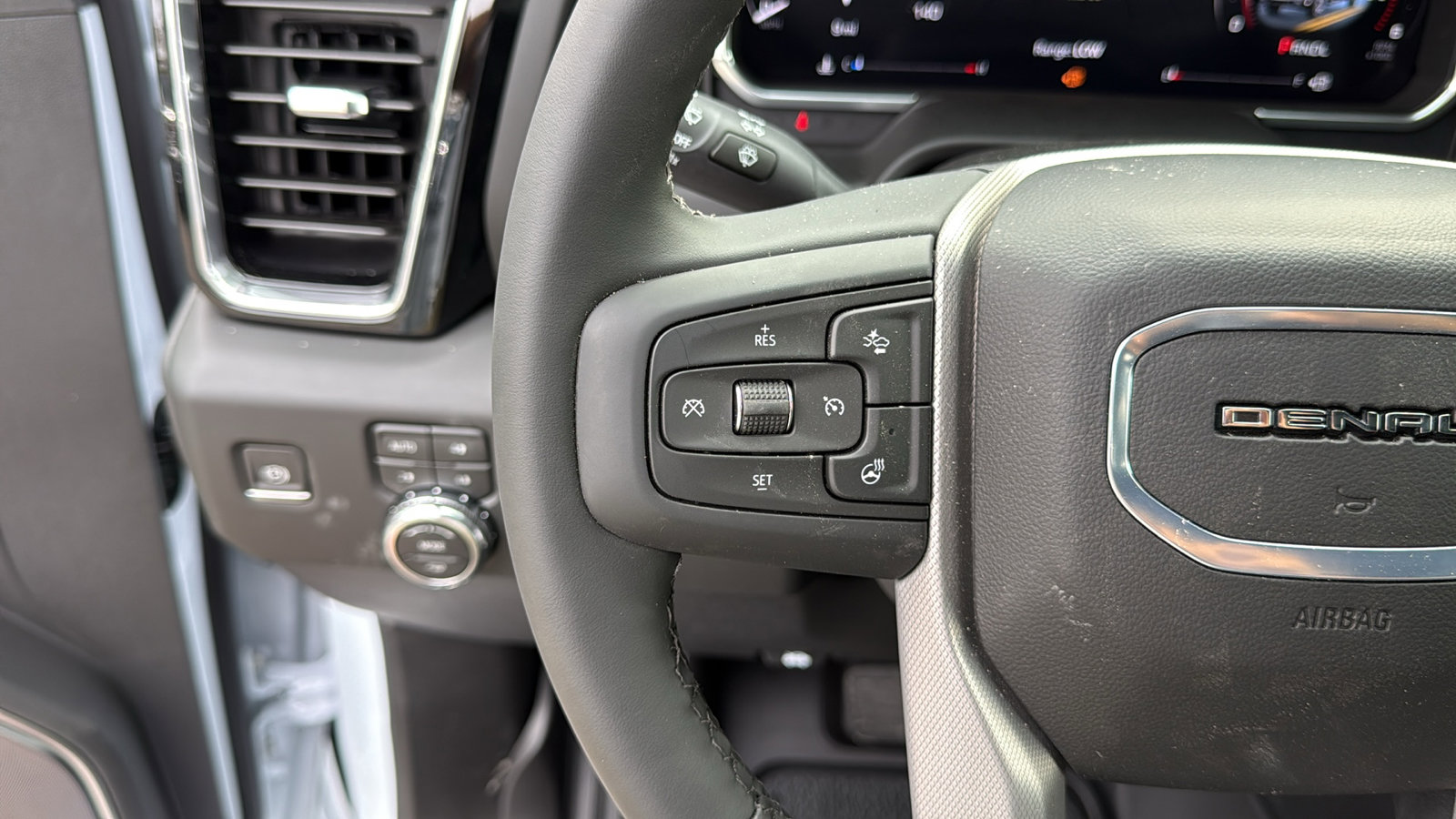 New 2026 GMC Sierra 2500 Denali w/ Denali Reserve Package image 11