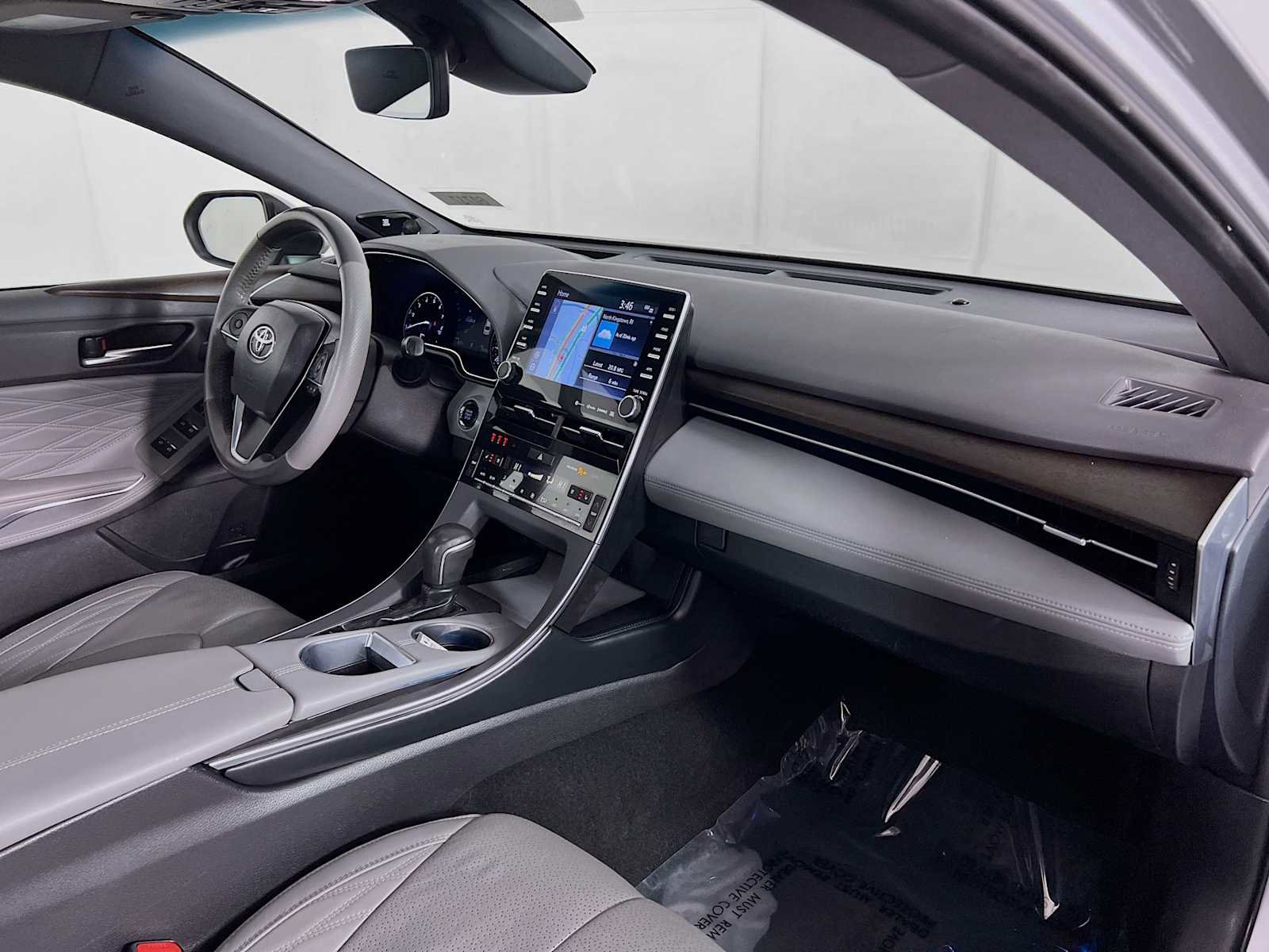 Used 2019 Toyota Avalon Limited image 30