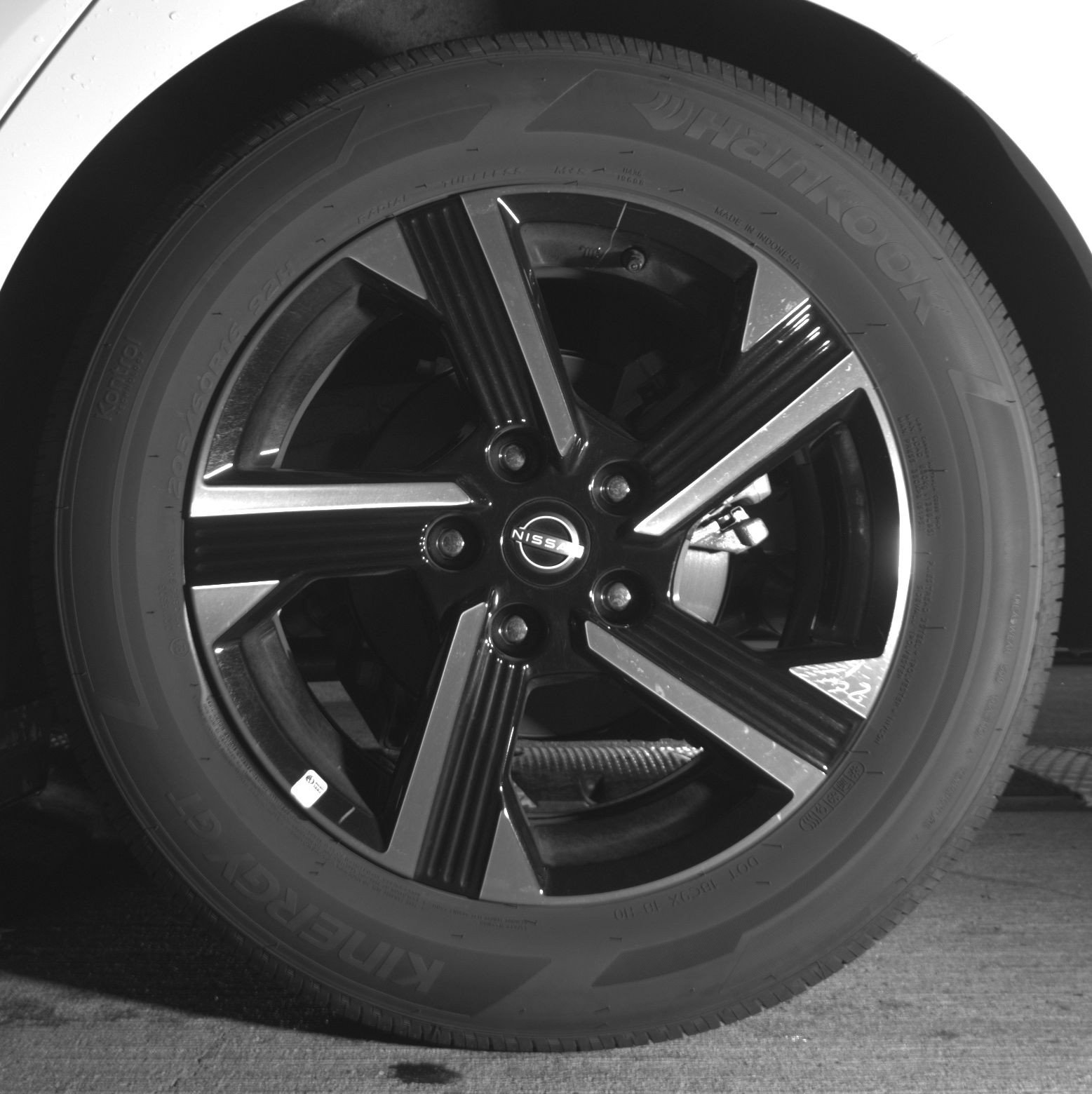 Used 2025 Nissan Sentra SV FWD image 14