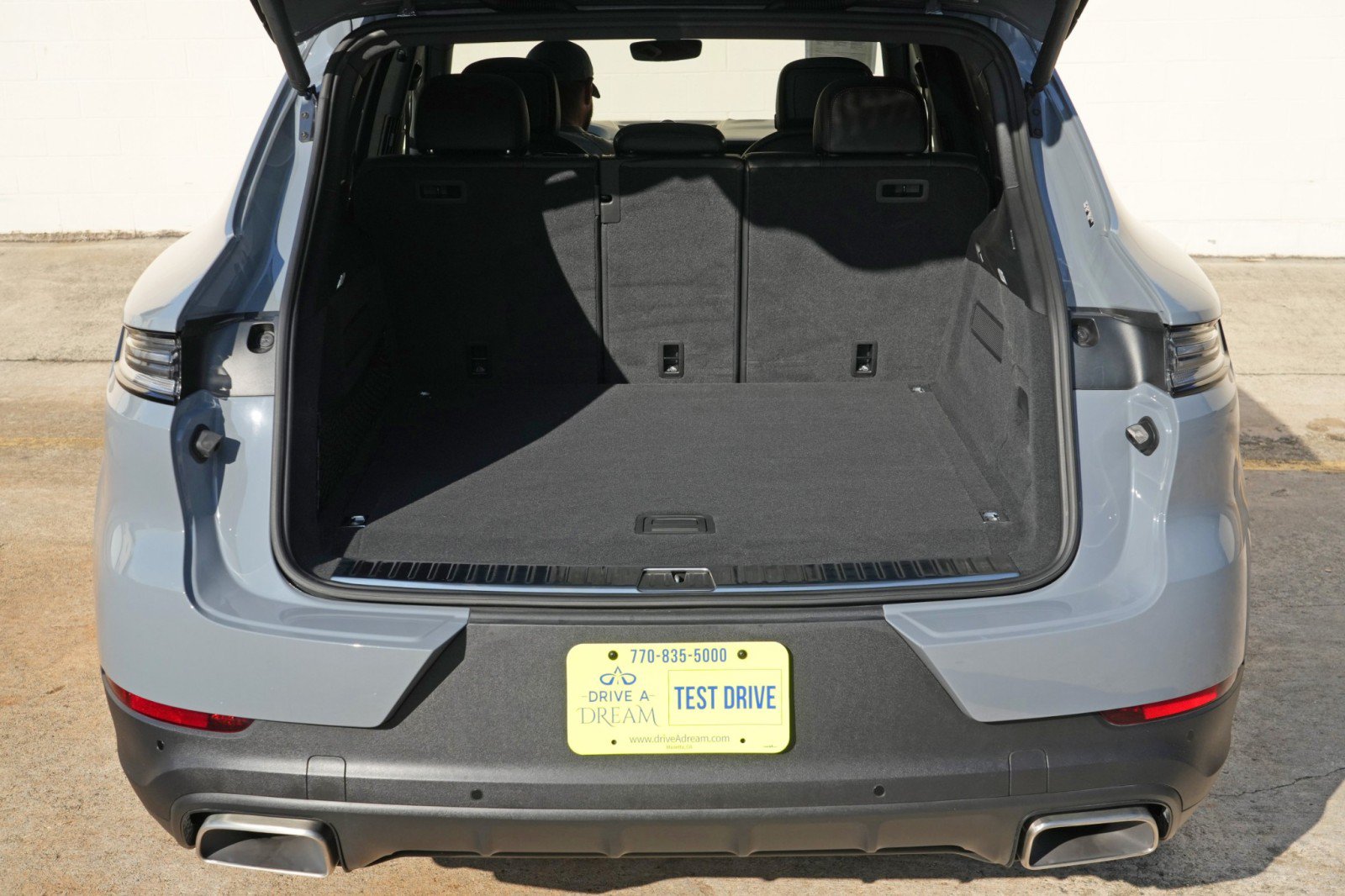 Used 2025 Porsche Cayenne E-Hybrid w/ Premium Package Plus AWD/4WD image 10