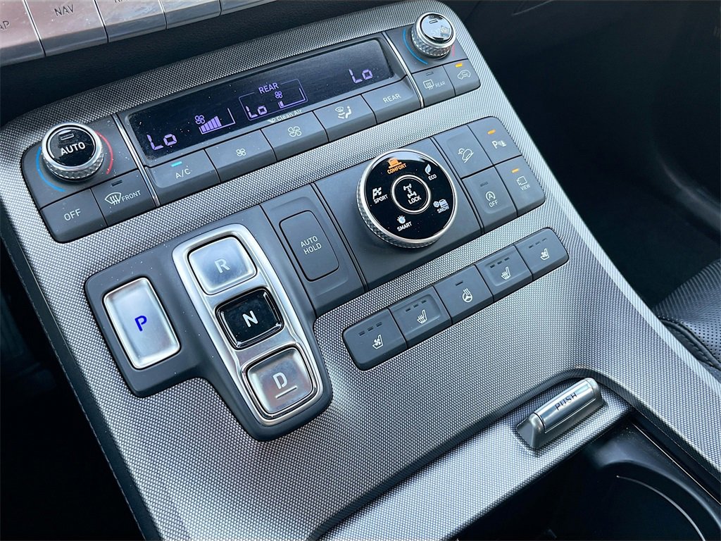 Used 2022 Hyundai Palisade Calligraphy image 17