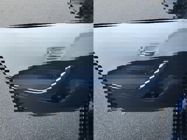 Used 2025 Toyota Corolla SE image 14