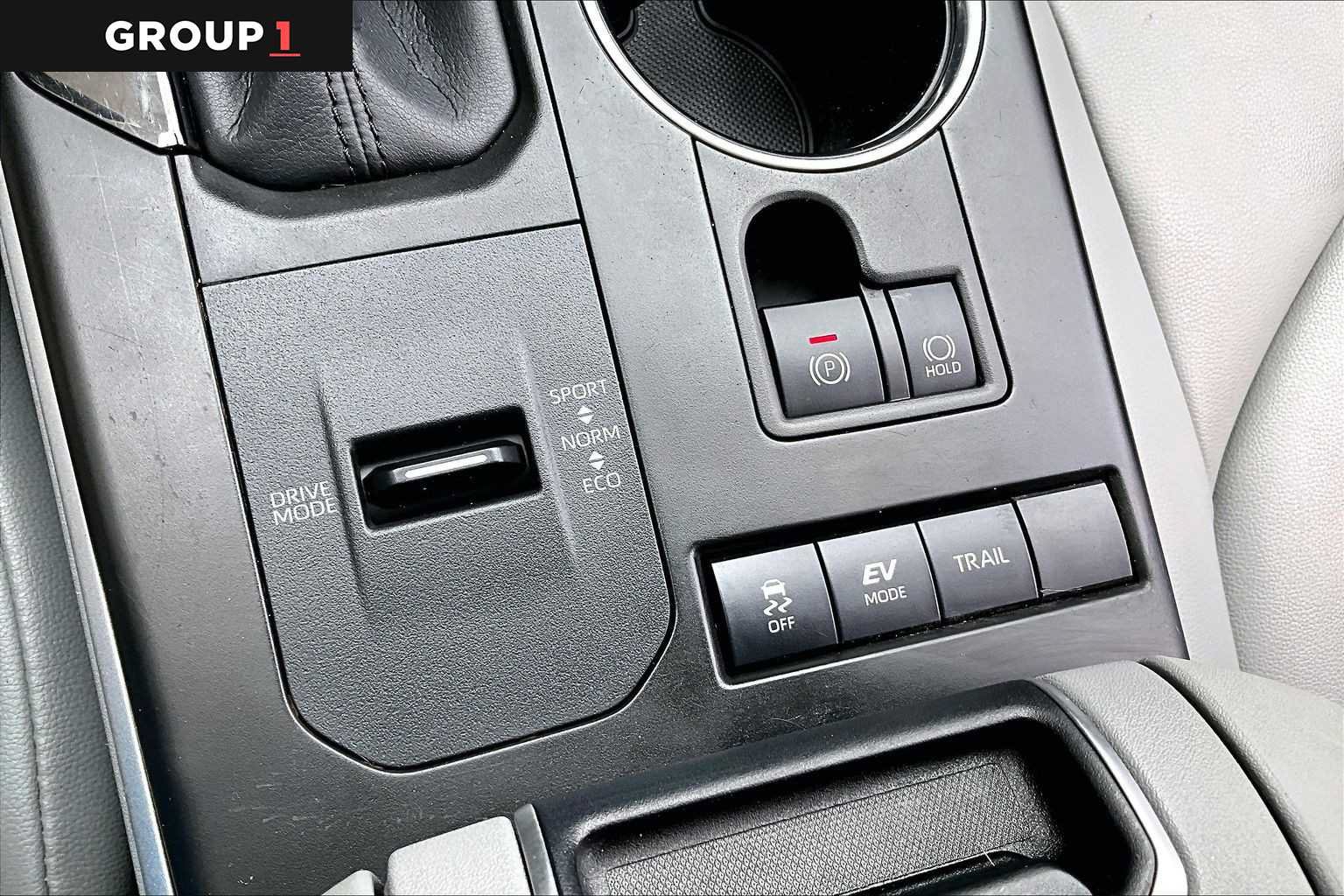 Certified 2020 Toyota Highlander XLE AWD/4WD image 35