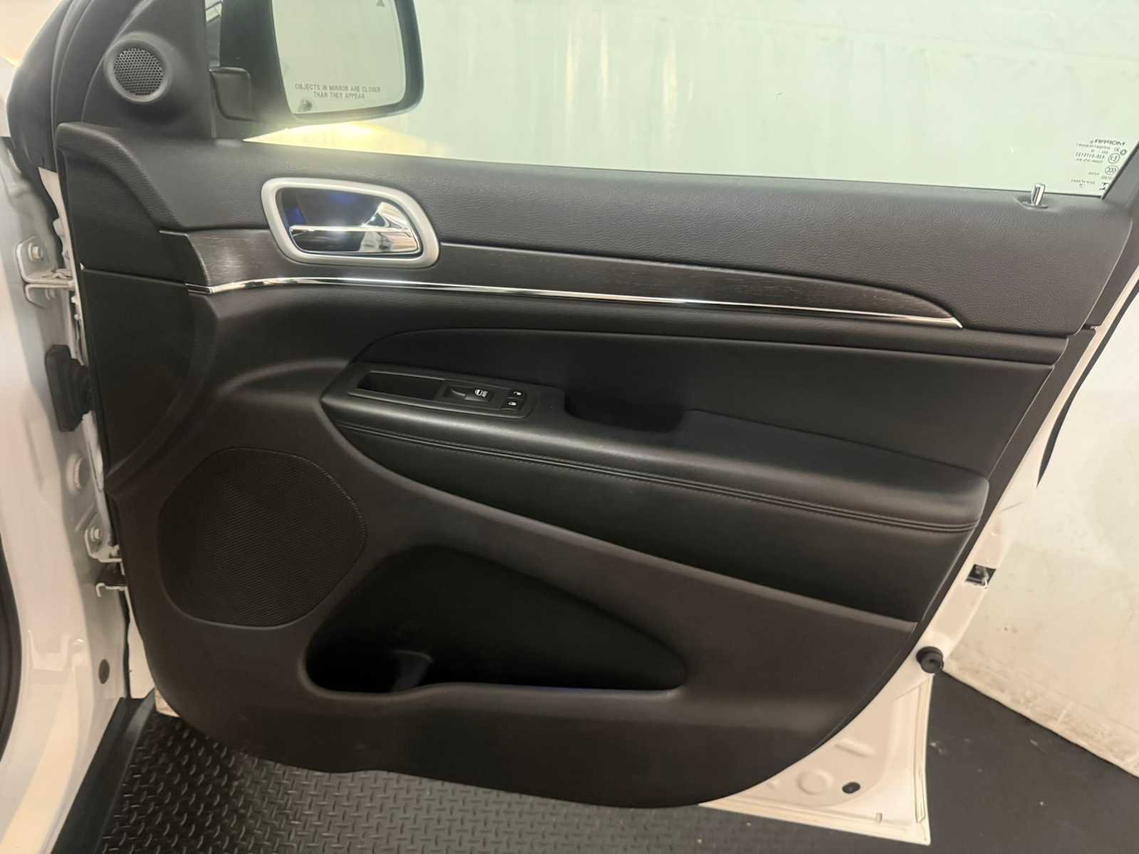 Used 2018 Jeep Grand Cherokee Limited AWD/4WD image 29