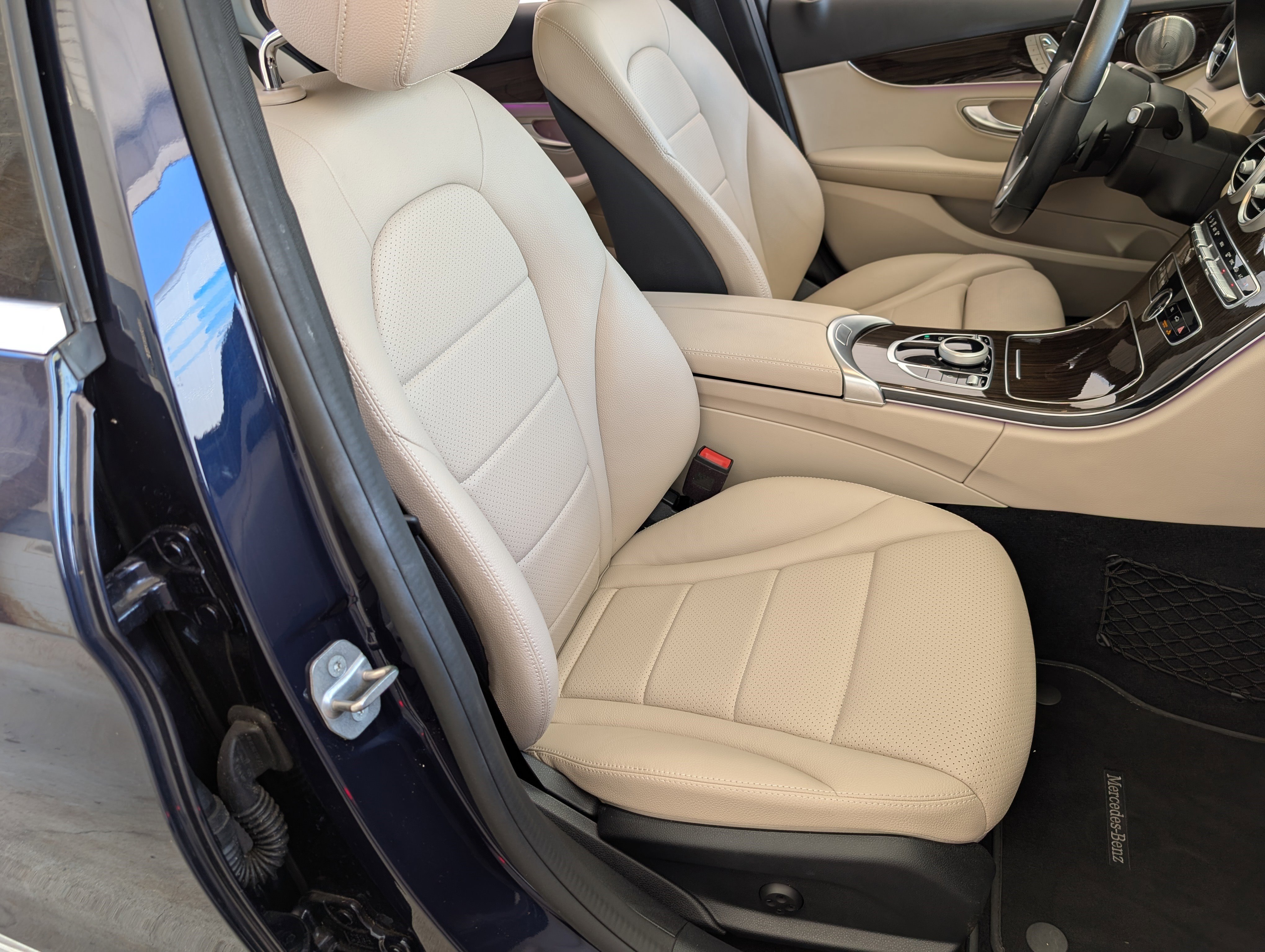 Used 2021 Mercedes-Benz C 300 Sedan image 21