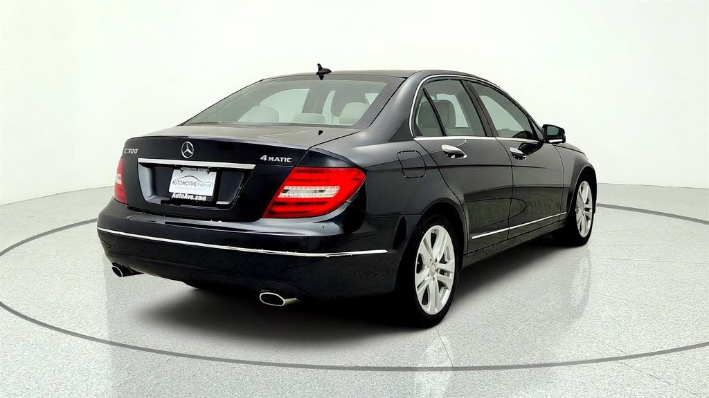 Used 2013 Mercedes-Benz C 300 4MATIC Sedan image 5