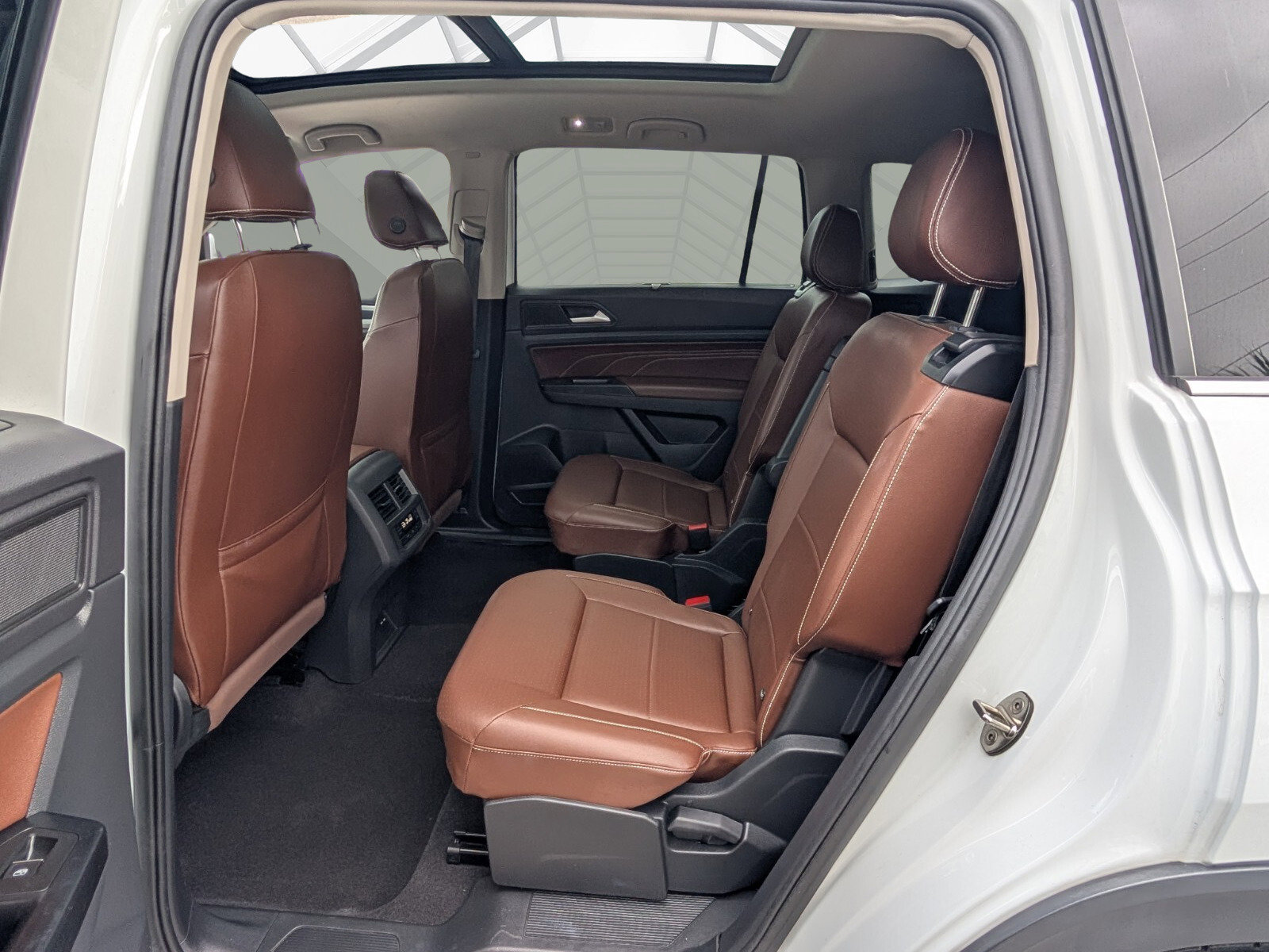 Used 2021 Volkswagen Atlas SE w/ Panoramic Sunroof Package image 7