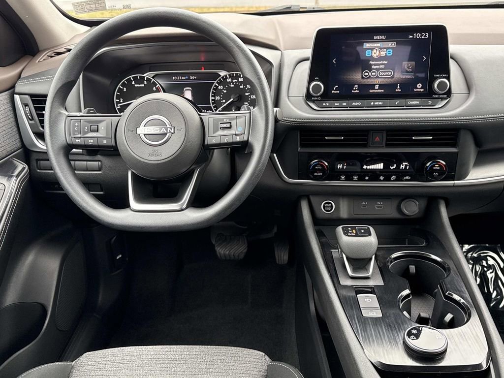 Used 2023 Nissan Rogue SV AWD/4WD image 2