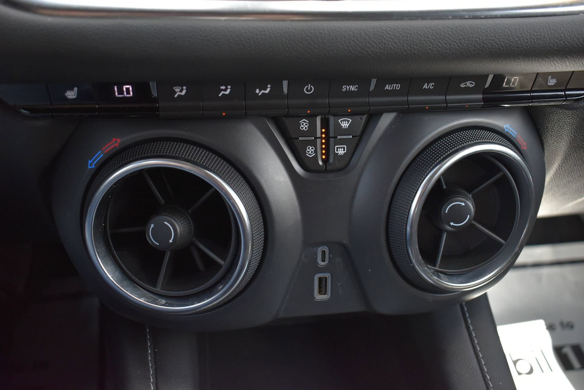 Used 2024 Chevrolet Blazer LT w/ Midnight/Sport Edition FWD image 29