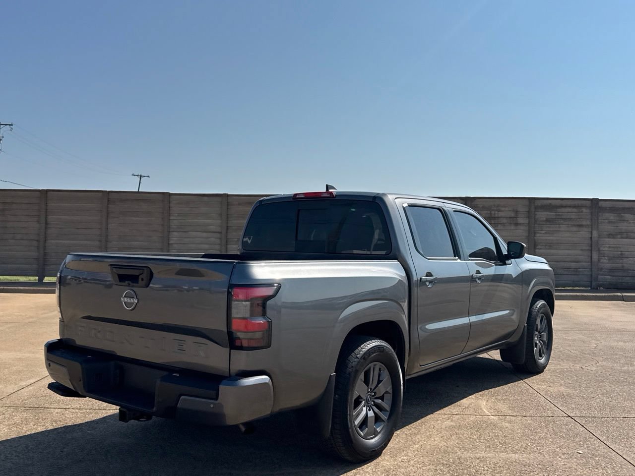 Certified 2025 Nissan Frontier SV w/ Tow Package RWD image 21
