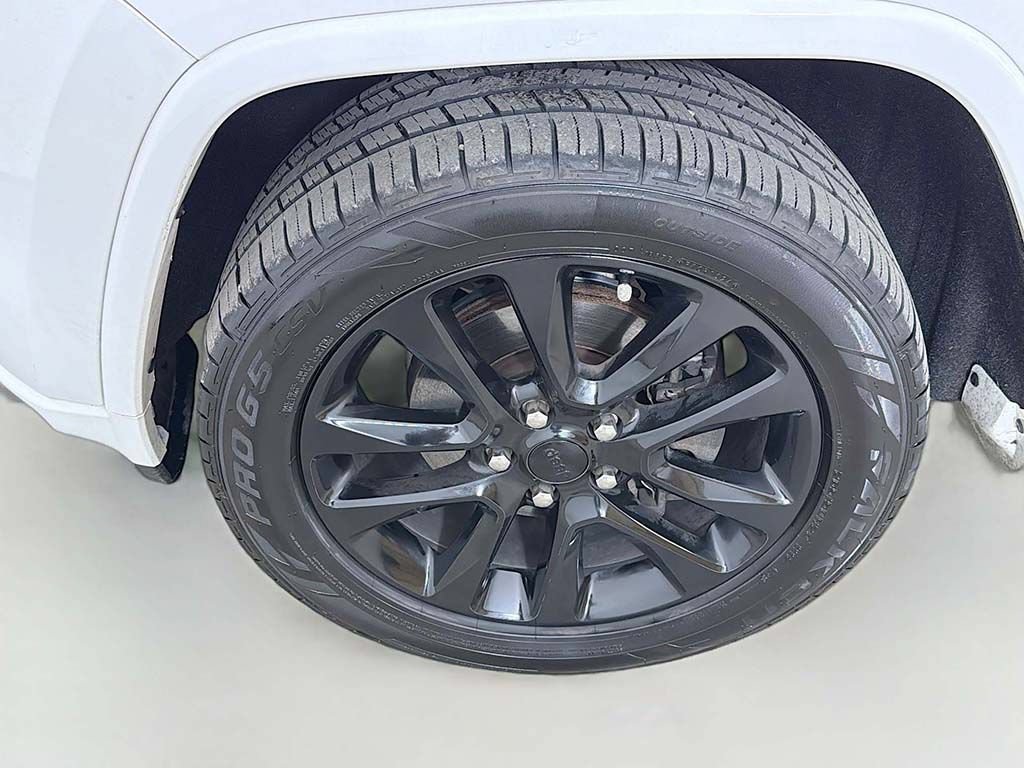 Used 2018 Jeep Grand Cherokee Altitude AWD/4WD image 17