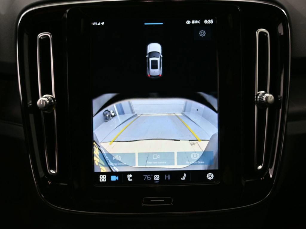 Used 2025 Volvo EX40 Core AWD/4WD image 22