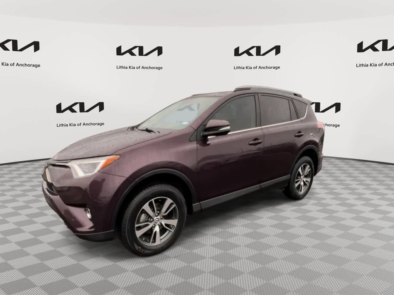 Used 2018 Toyota RAV4 XLE FWD image 5