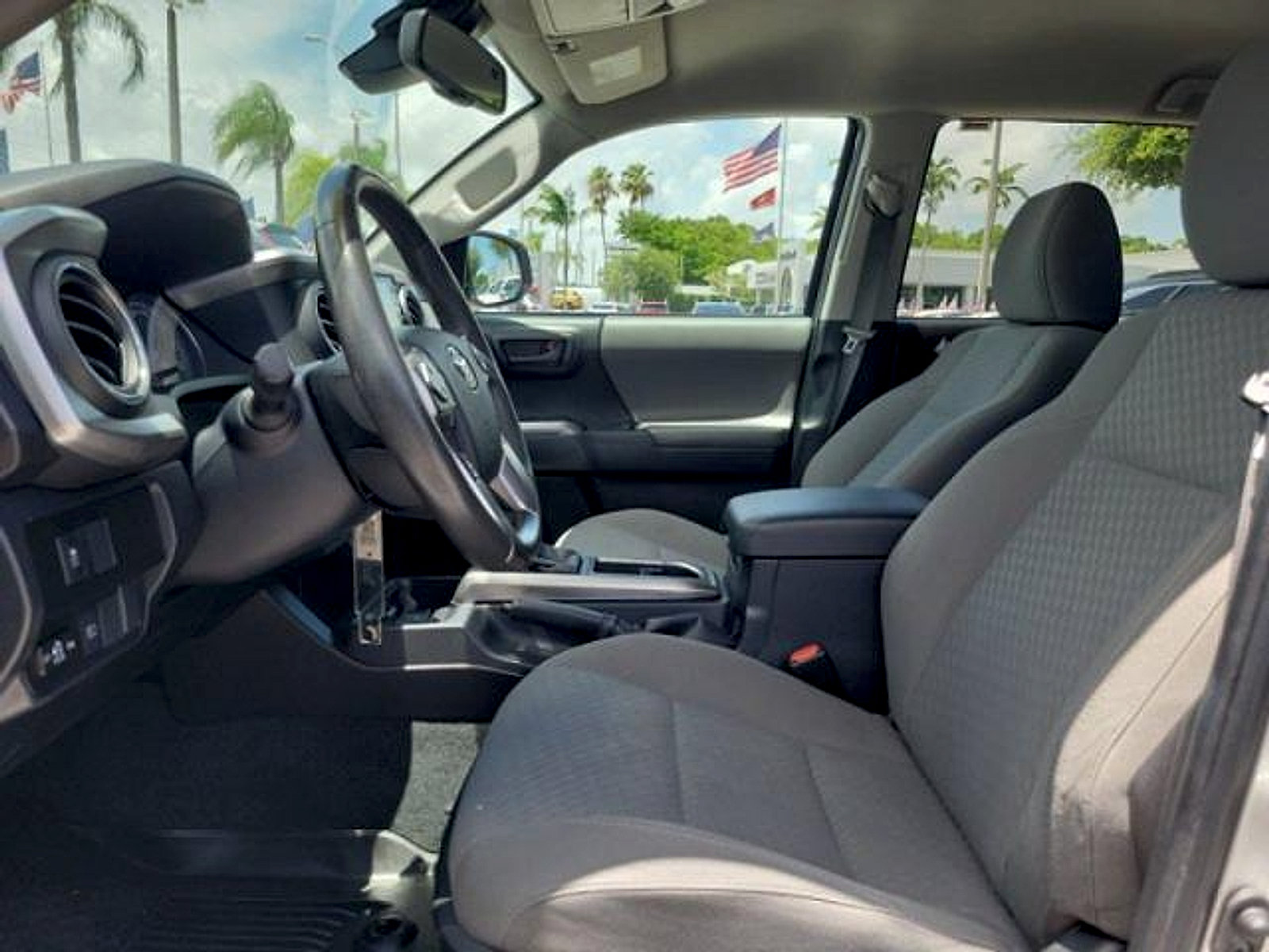 Used 2022 Toyota Tacoma SR5 w/ Technology Package RWD image 18