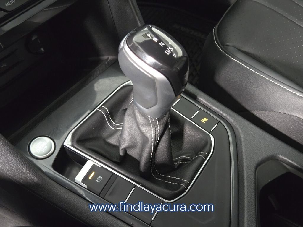 Used 2023 Volkswagen Tiguan SE R-Line image 25