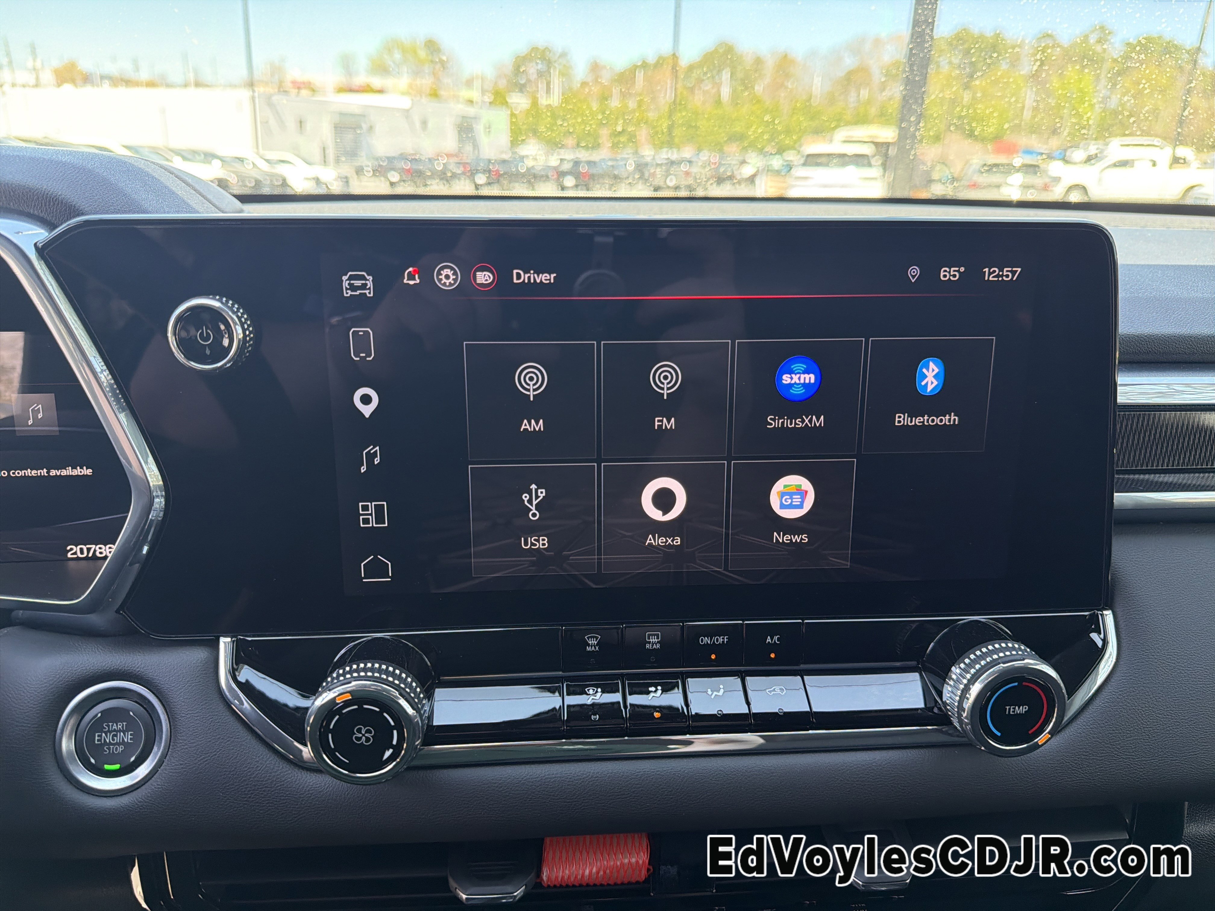 Used 2025 GMC Canyon Elevation image 33