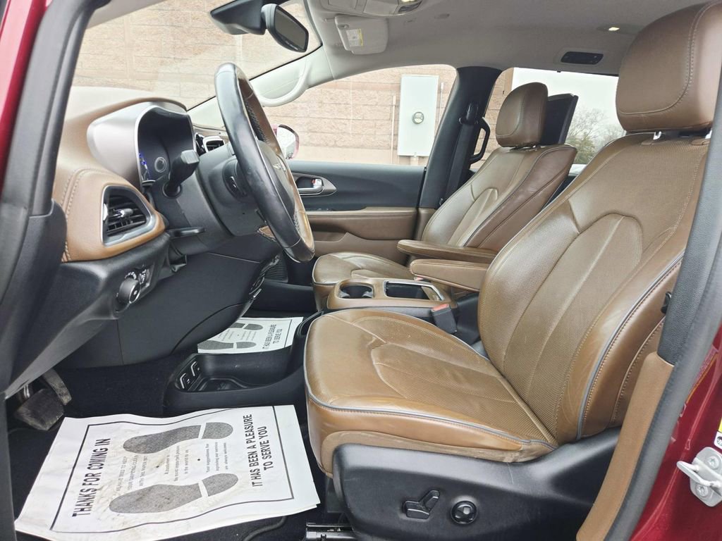 Used 2018 Chrysler Pacifica Limited image 11