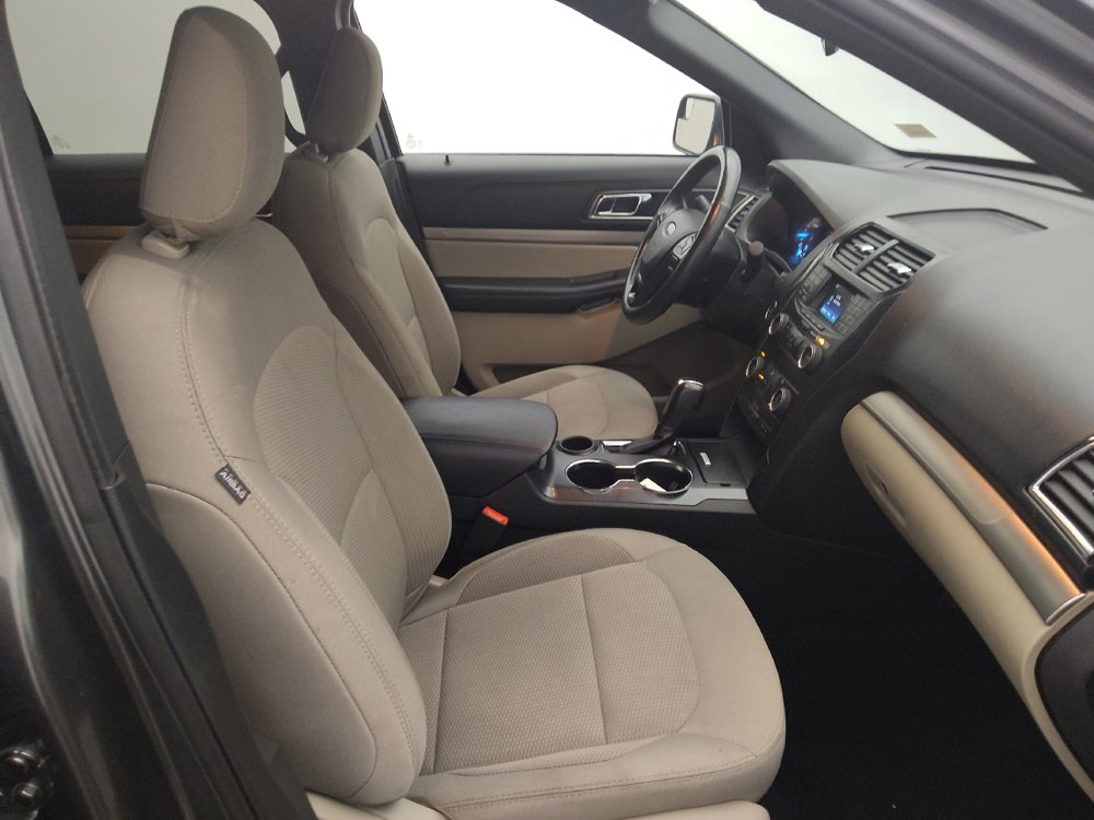 Used 2019 Ford Explorer XLT FWD image 21