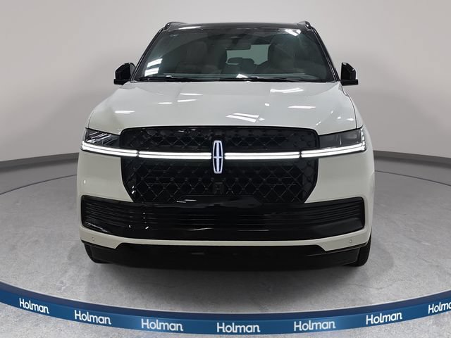 New 2027 Lincoln Navigator Black Label AWD/4WD image 2