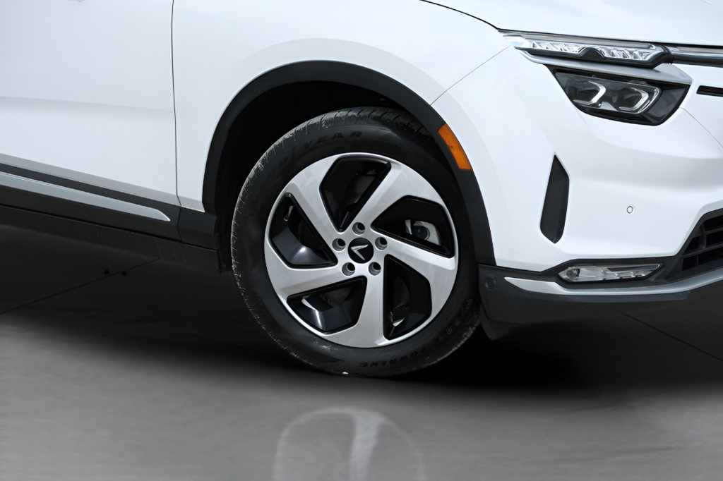 New 2025 VinFast VF 8 Eco AWD/4WD image 31
