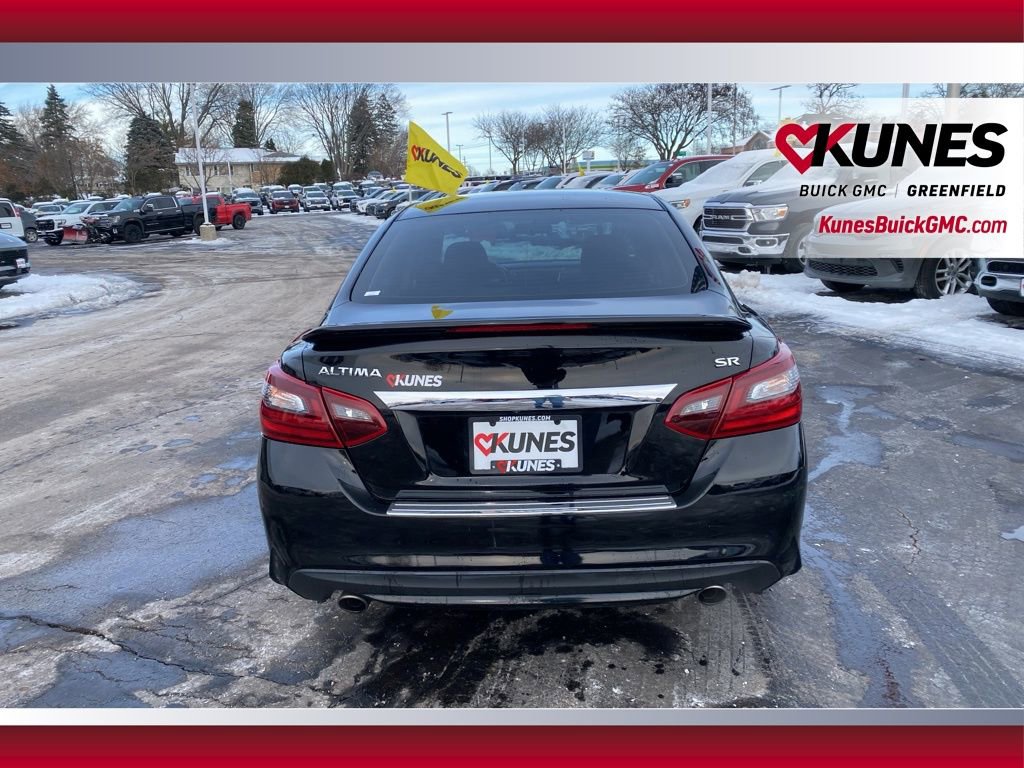 Used 2017 Nissan Altima 2.5 SR w/ Midnight Edition Package image 6