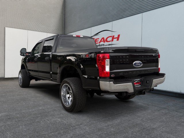 Used 2017 Ford F250 XL w/ Power Equipment Group AWD/4WD image 11