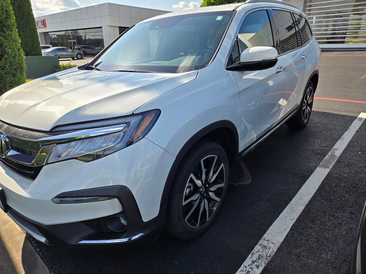 Used 2021 Honda Pilot Touring image 6