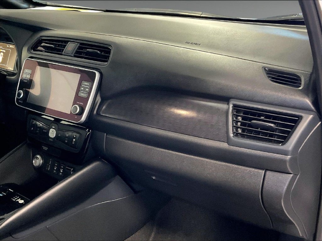 Certified 2025 Nissan Leaf SV Plus FWD image 13