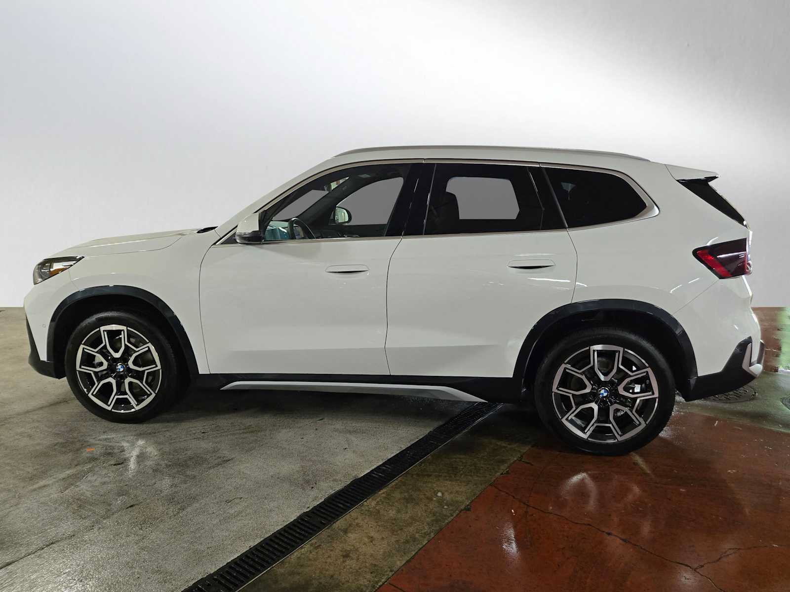 Used 2026 BMW X1 xDrive28i w/ Technology Package AWD/4WD image 6