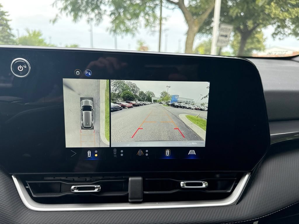 Used 2025 Chevrolet Equinox LT w/ Safety and Technology Package AWD/4WD image 26