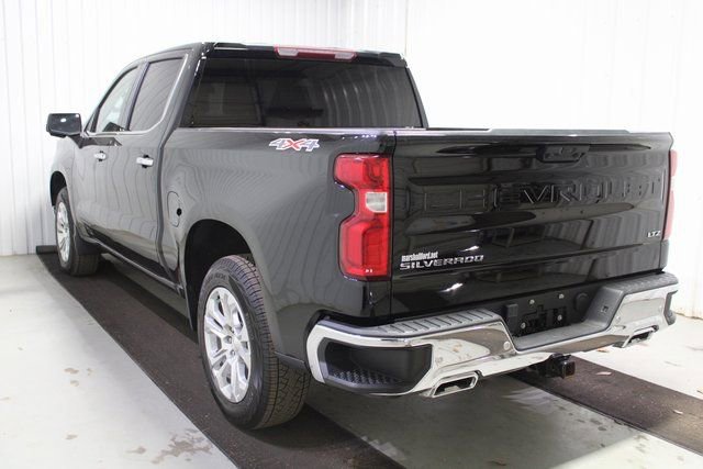 Used 2024 Chevrolet Silverado 1500 LTZ AWD/4WD image 4